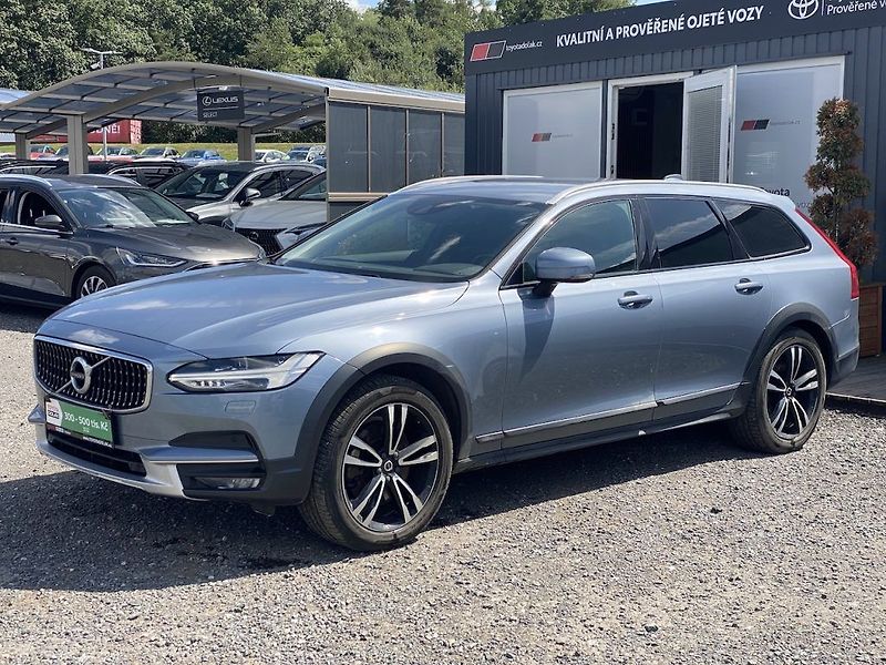 Volvo V90 2.0D4 140kw, CrossCountry, DPH - fotka 4 z 17