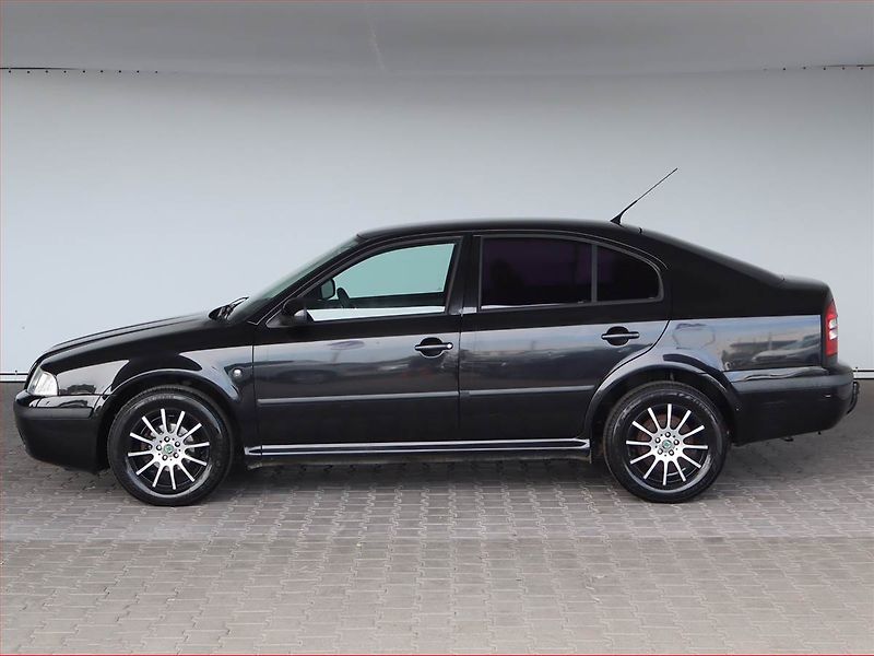 Škoda Octavia (2009) 1.6, Serv.kniha - fotka 3 z 18