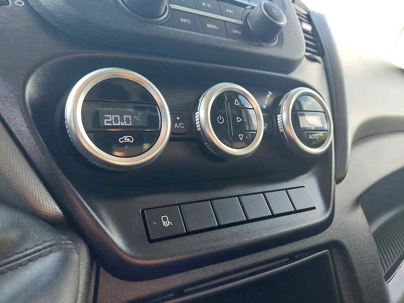 Iveco Ostatní 35S18 L4H2 Pojízdná dílna - fotka 31 z 42
