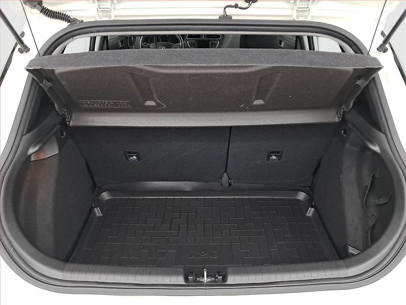Hyundai i20 (2018) 1.2, Serv.kniha - fotka 14 z 16