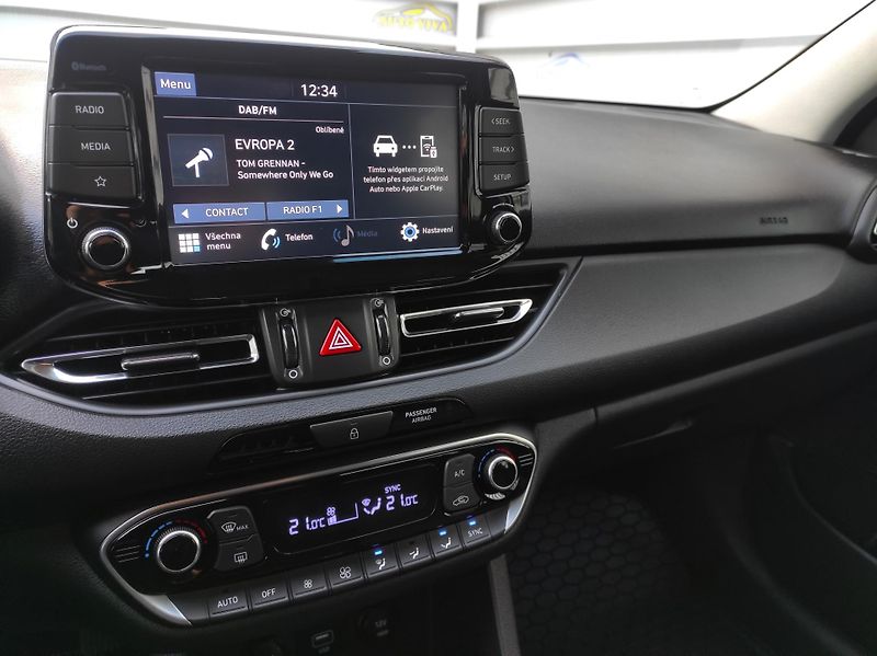 Hyundai i30 1,5T-GDi mHev,48V,AT,Fastback - fotka 21 z 42
