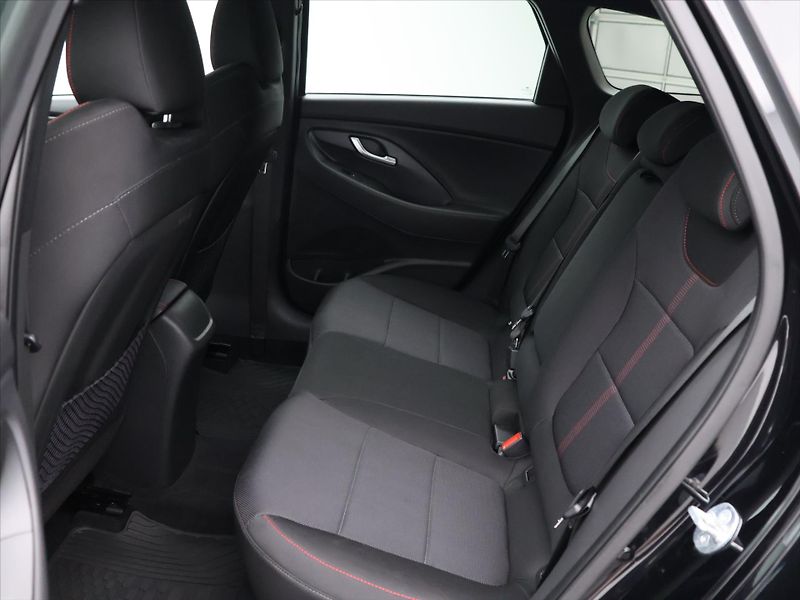 Hyundai i30 1,5 T-GDI 117kW N-Line DPH CZ - fotka 14 z 36
