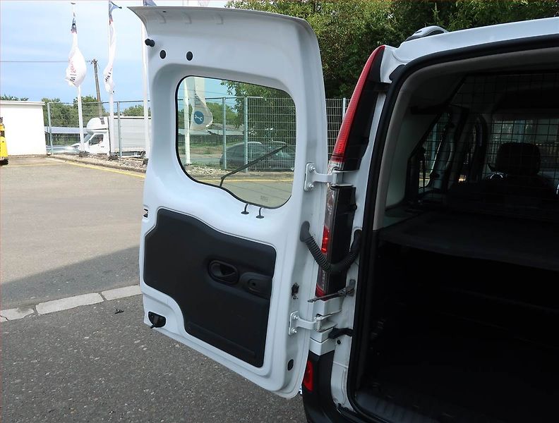 Renault Kangoo (2021) 1.5 dCi, 5Míst, ČR, 1Maj, DPH - fotka 17 z 18