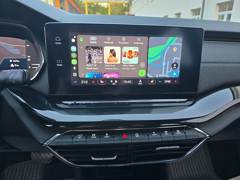 Škoda Octavia 2.0TDi 110kW DSG STYLE + NAVI - fotka 21 z 44