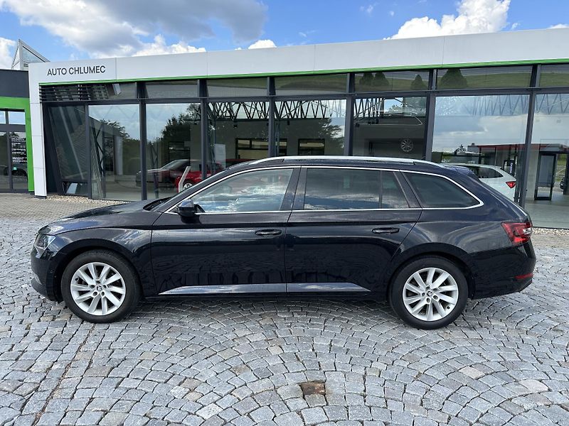 Škoda Superb 2.0 TDI Style - fotka 4 z 37