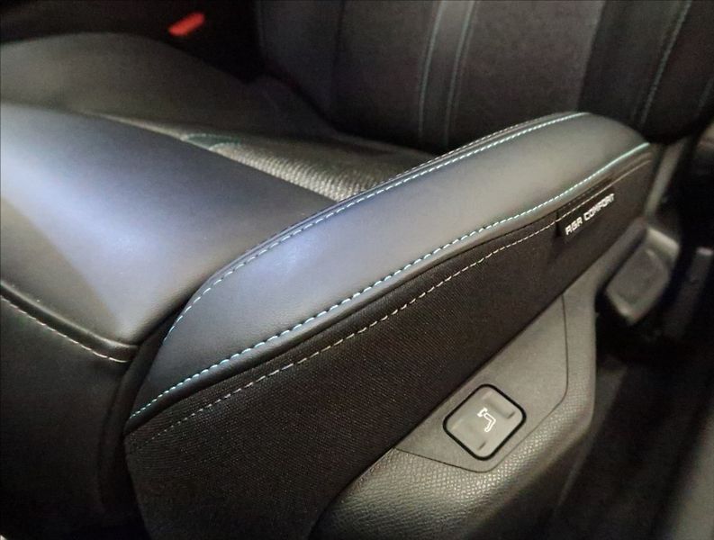 Peugeot 308 1,2 PT ALLURE NAVI KAMERA ČR - fotka 38 z 47