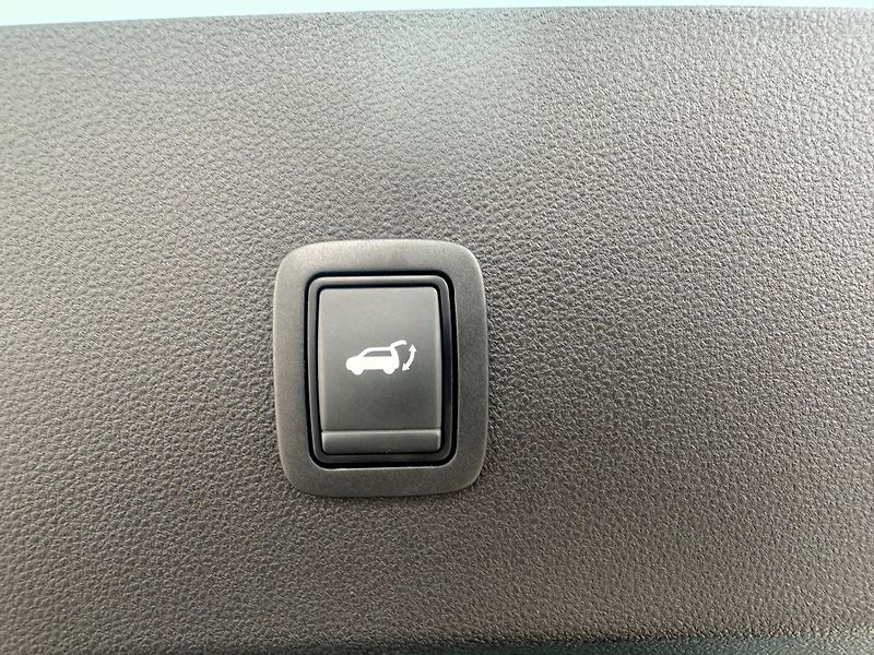 Renault 4 E-TECH (2025) iconic 150 k comfort range    - fotka 27 z 33