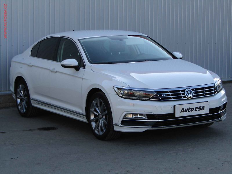 Volkswagen Passat (2018) 2.0TDi, 2.maj,ČR, R-Line, DSG - fotografie inzerátu