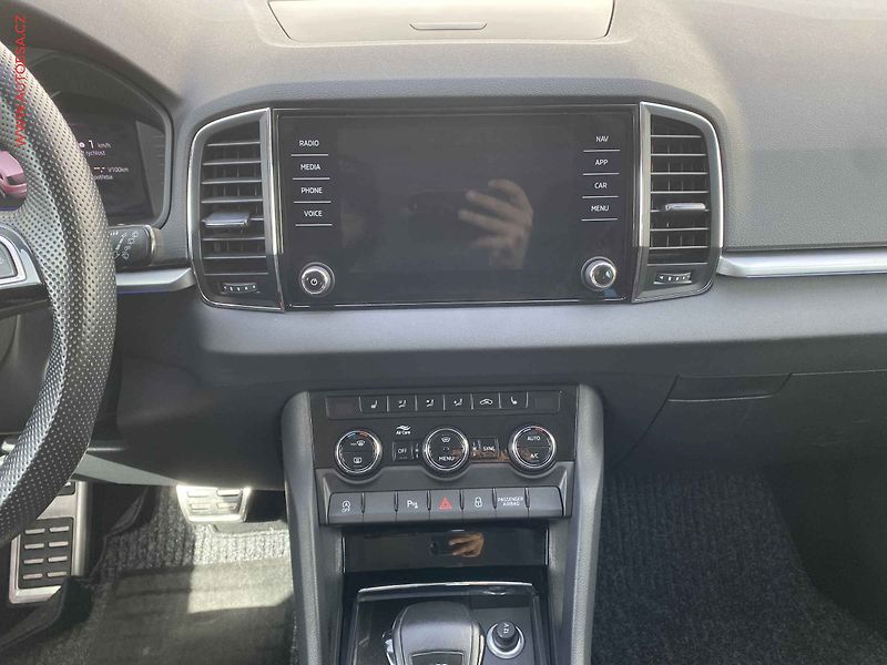 Škoda Karoq (2019) 1.5 TSi, Style, DSG, +ALU - fotka 12 z 20