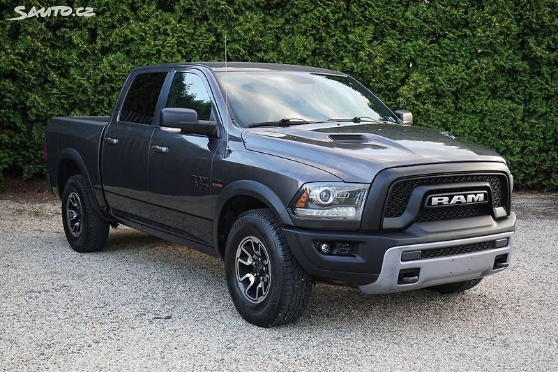 Dodge RAM (2015) 5.7 HEMI 4X4 REBEL EDITION - fotka 2 z 35