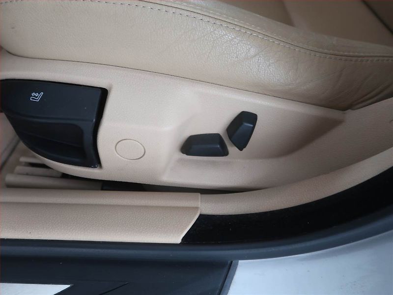 BMW Řada 5 (2011) 530d, Automat, Navi, Tempomat - fotka 22 z 22