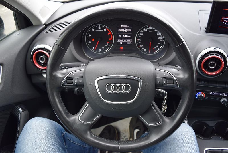 Audi A3 (2014) 1.2TSI 77kw AMBIENTE NAVI VÝHŘ - fotka 27 z 45