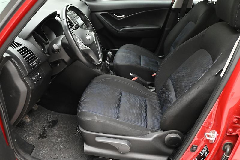Hyundai ix20 1,4 66kW CVVT Manuál Záruka až - fotka 11 z 22