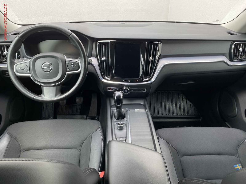 Volvo V60 (2018) 2.0d, Navi, LED, AC - fotka 8 z 18