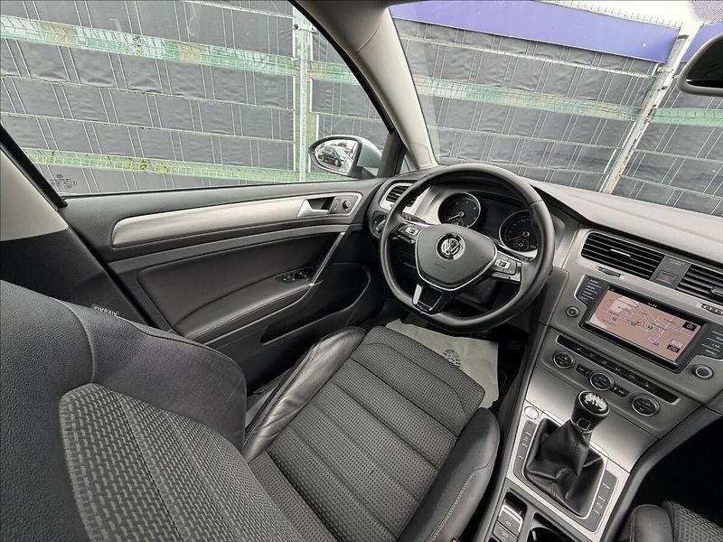 Volkswagen Golf Variant VII 1.6 TDI Comfortline - fotka 9 z 22