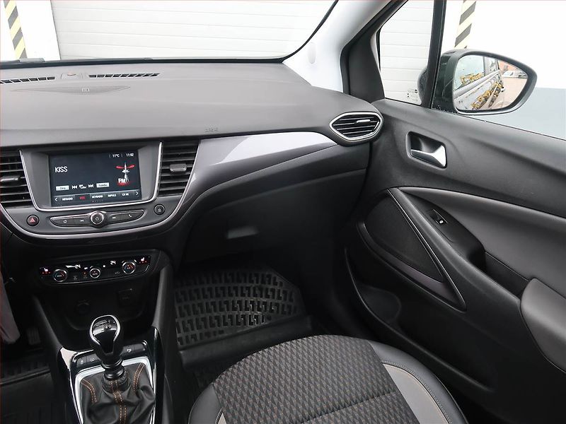 Opel Crossland X (2021) 1.2 Turbo, ČR,1.maj, Kůže - fotka 8 z 22