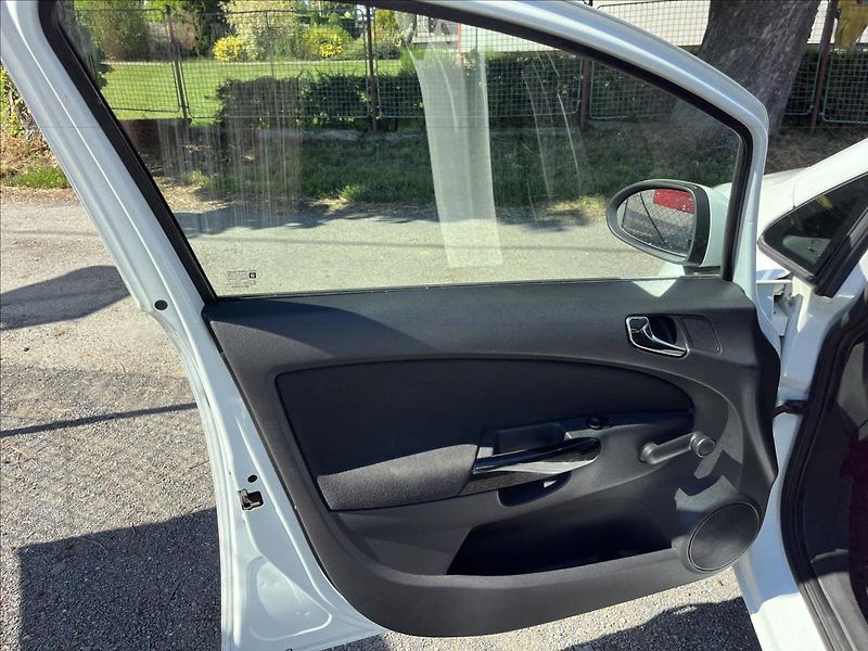 Opel Corsa 1,3 CDTi  Nová STK,Tažné,Klima - fotka 10 z 40