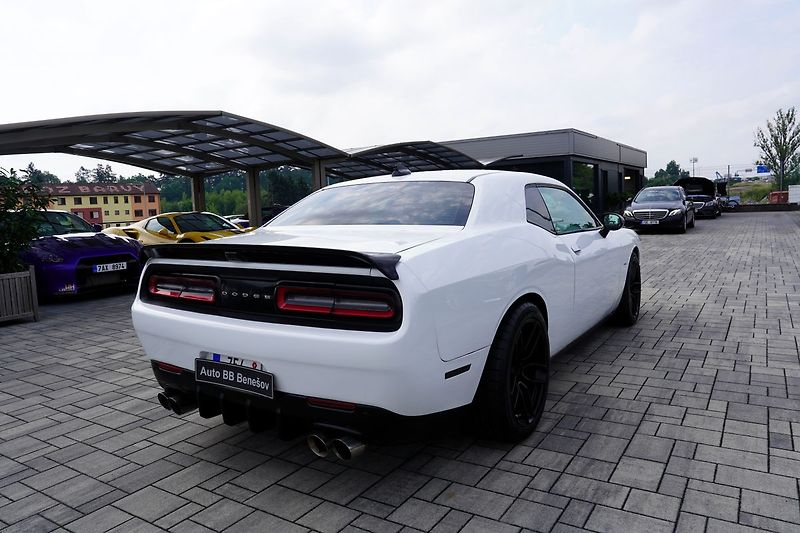 Dodge Challenger 5.7L V8 Hemi/Shaker/kůže/375 P - fotka 6 z 41