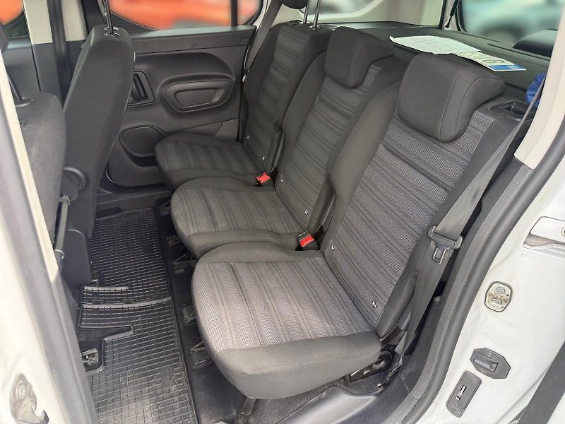 Opel Combo (2022) ELEGANCE+ 1.5CDTI 96kW TAŽNÉ - fotka 8 z 11