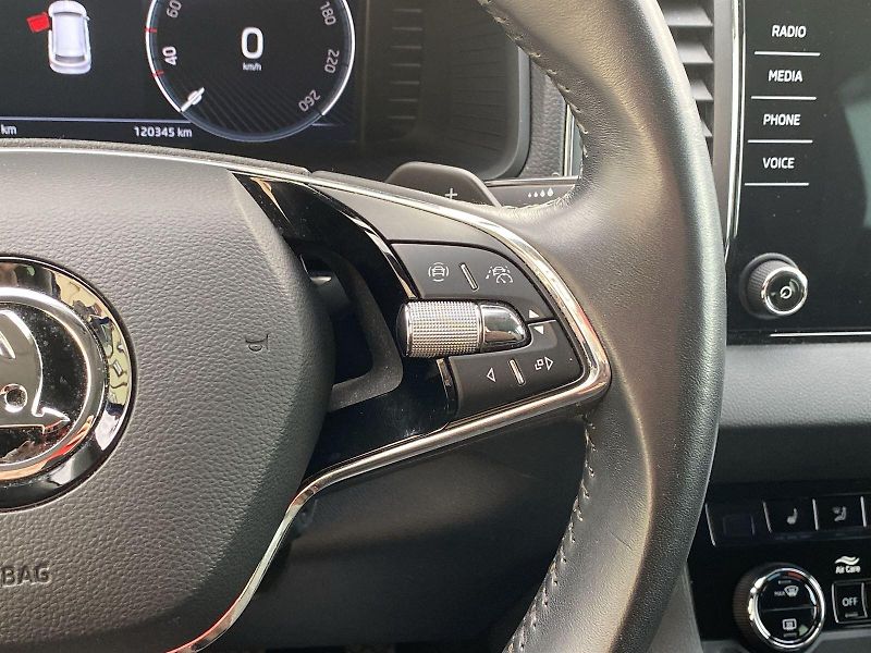 Škoda Karoq (2023) 2.0 TDI 4x4 DSG Style - fotka 20 z 34