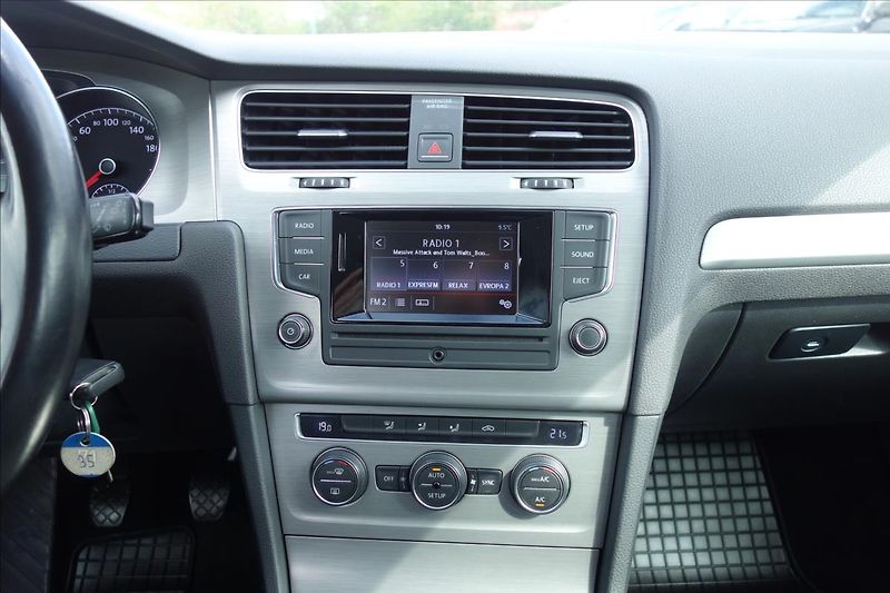 Volkswagen Golf 1,4 TSi,ČR,1 MAJ.,COMFORTLINE. - fotka 19 z 32