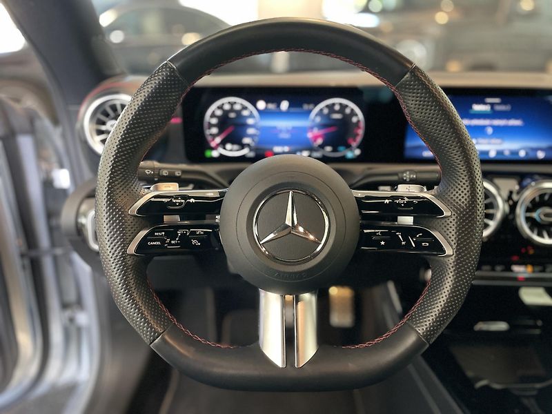 Mercedes-Benz CLA 200 Shooting Brake AMG  - fotka 24 z 36