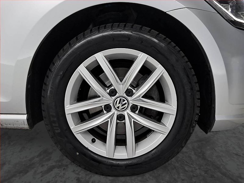 Volkswagen Golf (2020) 1.5 TSI, Automat, Tempomat - fotka 15 z 22