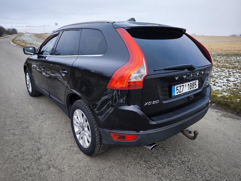 Volvo XC60 2,4 D 129kW 1 MAJITELKA - fotka 7 z 41