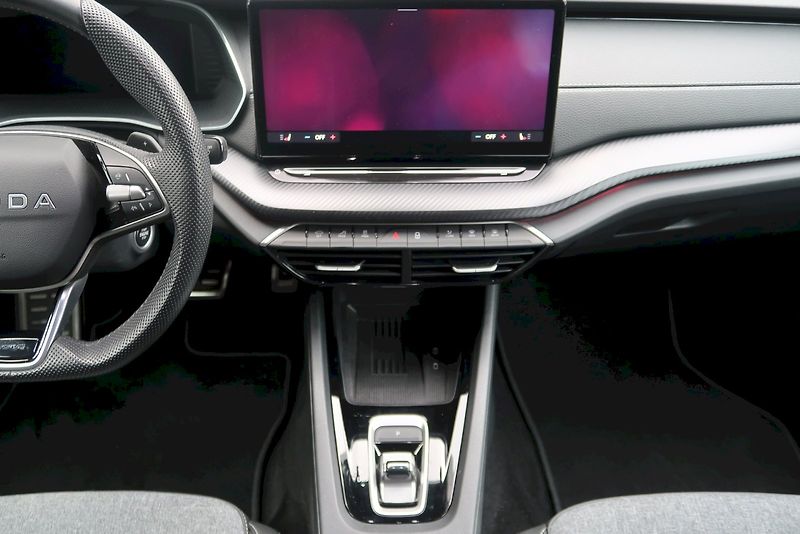 Škoda Octavia (2025) SportLine 2,0 TSI 110 kW DSG M - fotka 24 z 28