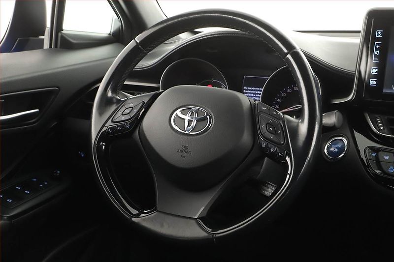 Toyota C-HR (2018) 1.8 Hybrid - fotka 14 z 15