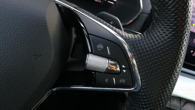 Škoda Octavia 2,0 TDI 85kW Style DSG - fotka 13 z 26