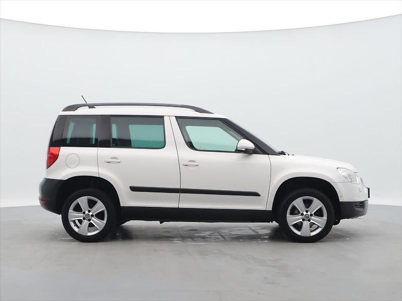 Škoda Yeti 2,0 TDI 103kW DSG 4x4 DPH - fotka 8 z 28