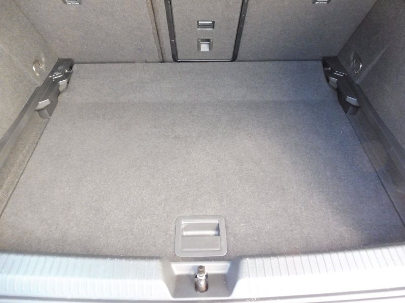 Volkswagen Golf (2025) People 1,5 TSI 85kW - fotka 20 z 26