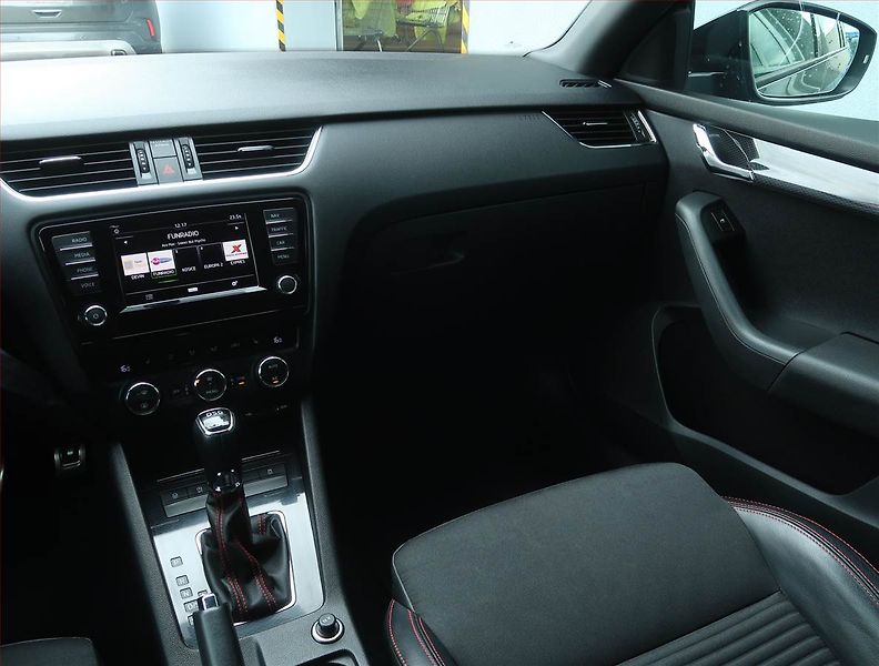 Škoda Octavia (2016) RS 2.0 TDI, Automat - fotka 8 z 16
