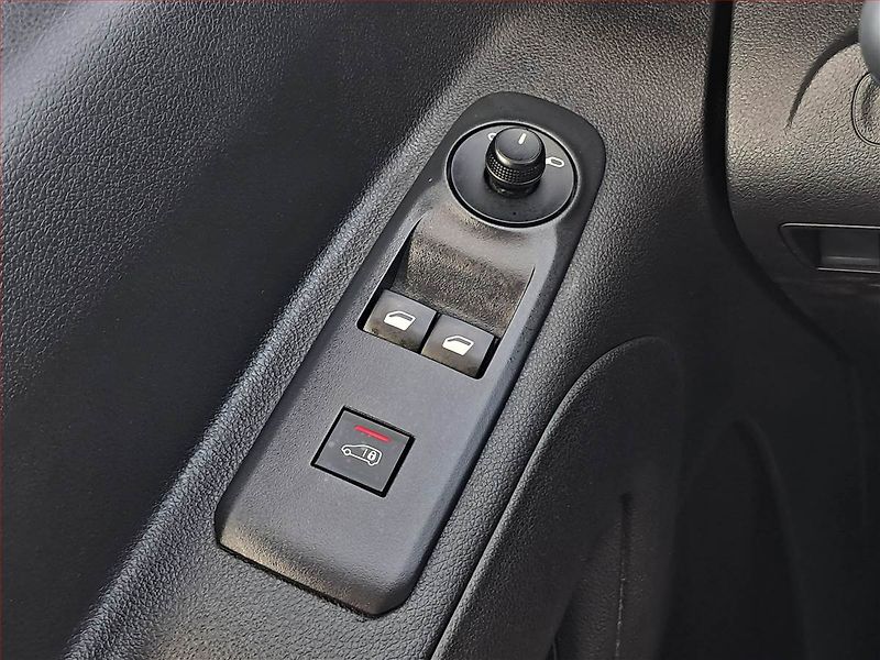 Peugeot Partner (2022) 1.5 BlueHDi, ČR, 1Maj, DPH - fotka 10 z 13