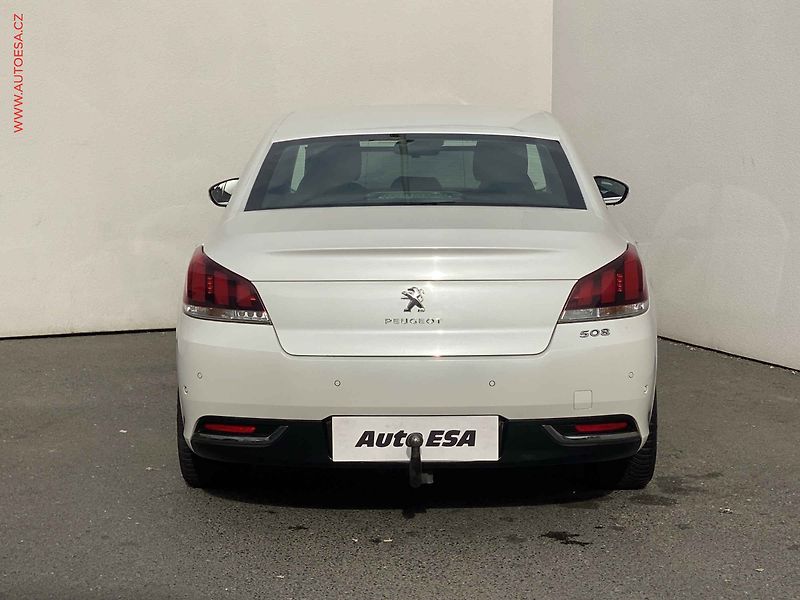 Peugeot 508 (2014) 2.0 HDi, Allure, AT, LED, TZ - fotka 5 z 18