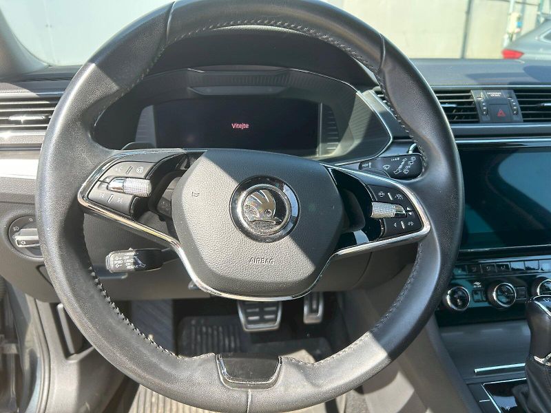 Škoda Superb (2021) SUP.COM GRT SCOUT 4X4 TD 140/2 - fotka 23 z 35