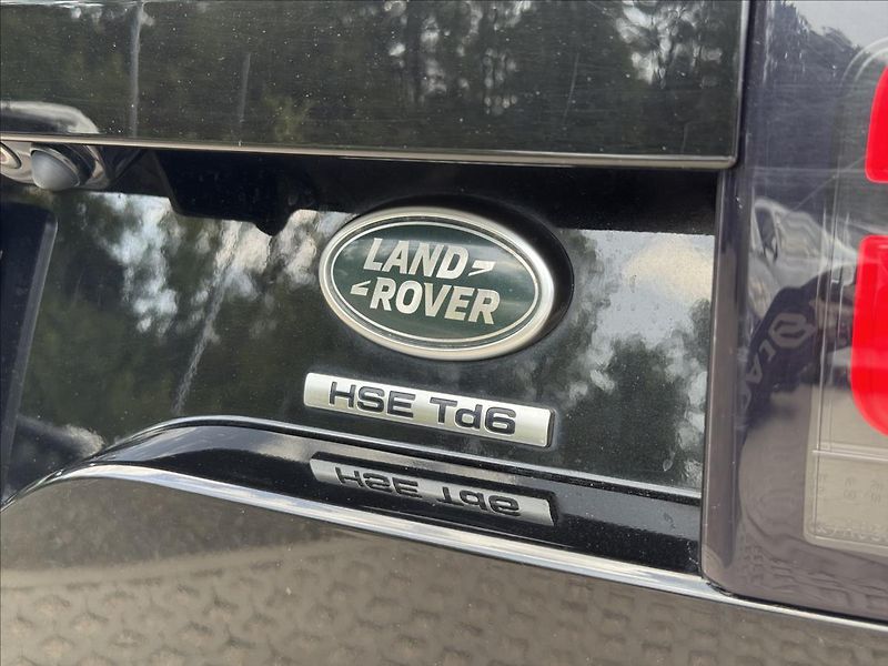 Land Rover Discovery 3,0 TDV6 HSE 4WD AT 7MÍST - fotka 27 z 29