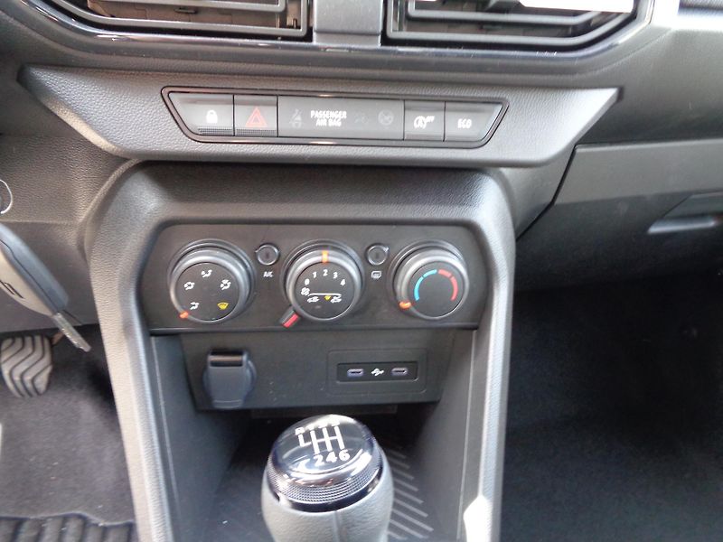 Dacia Sandero (2026) Expression TCe 100    - fotka 11 z 15