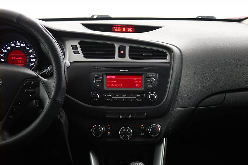 Kia Ceed (2015) 1.4 CVVT, Serv.kniha - fotka 10 z 13
