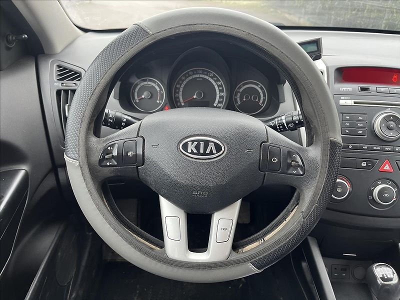 Kia Ceed 1,6 CRDi 16V KLIMA ALU SERVIS - fotka 14 z 29
