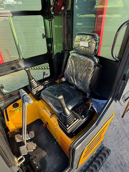Gorila (2026) Minibagr G20SE I PRO CAB - fotka 15 z 19