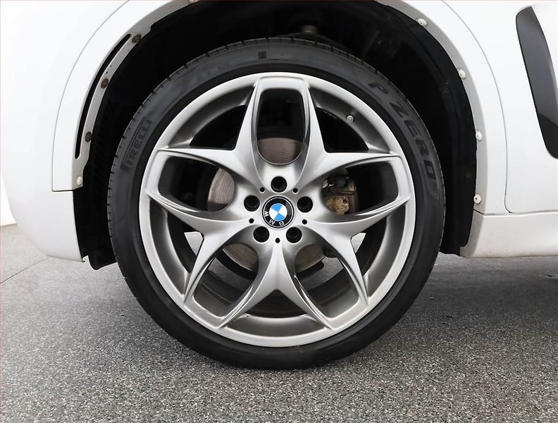 BMW X6 (2017) M Paket xDrive30d - fotka 18 z 18