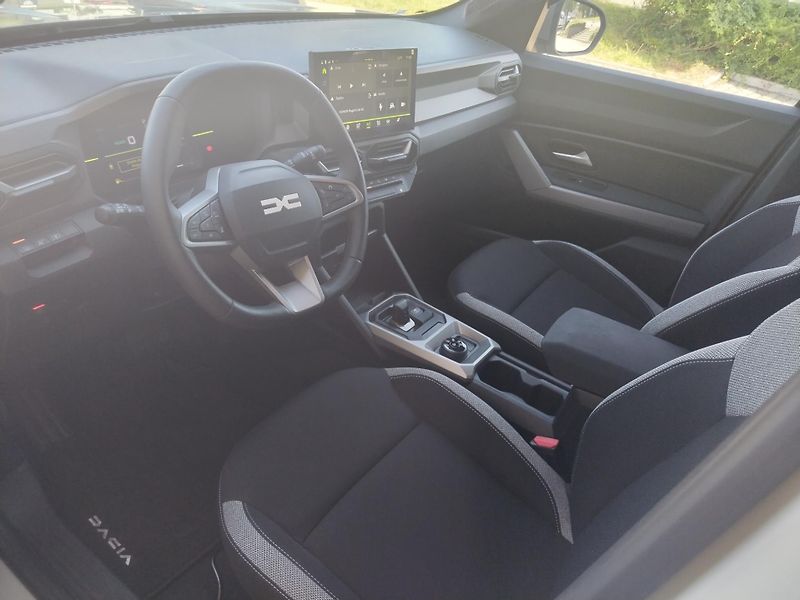 Dacia Duster (2026) JOURNEY hybrid-G 150 4x4 - fotka 11 z 22