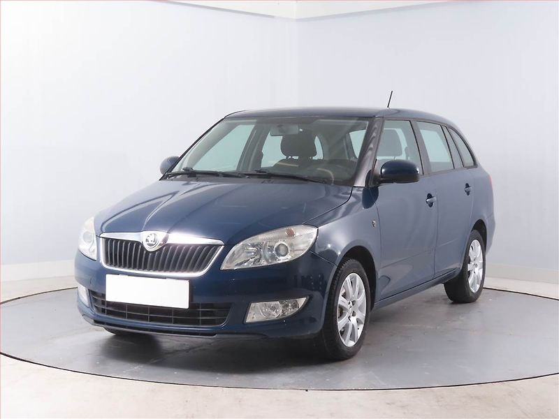Škoda Fabia (2014) Elegance 1.2 TSI, Tempomat - fotka 2 z 14
