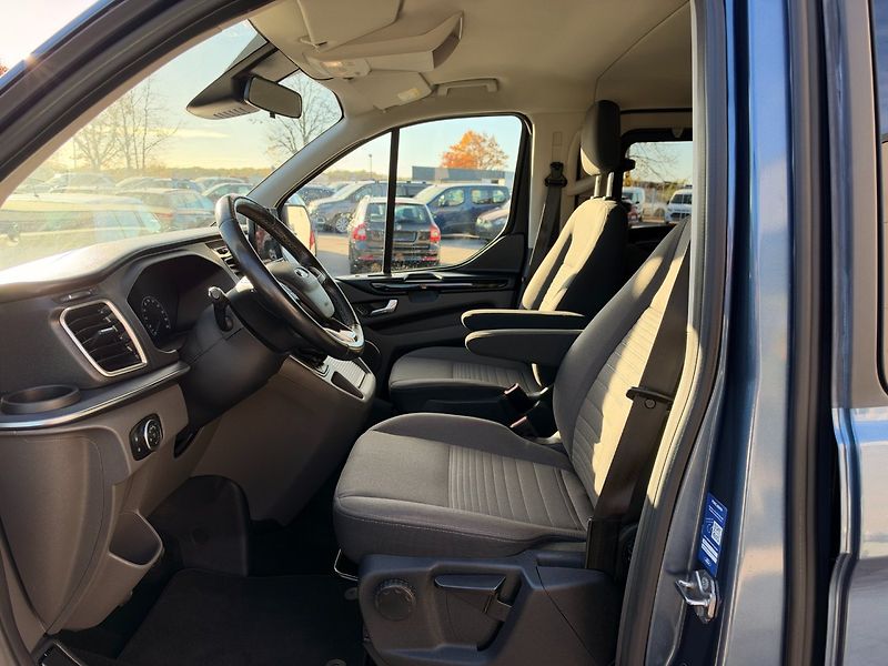 Ford Tourneo Custom (2022) Titanium 2.0TDCi 96kW L2 - fotka 10 z 35
