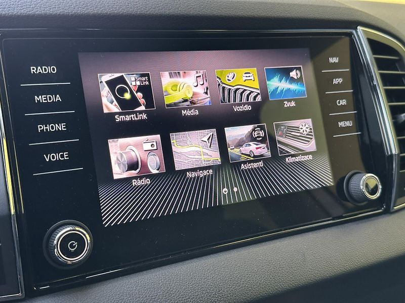 Škoda Karoq (2022) CLEVER 2.0TDI/110kW *DSG* 4x4  - fotka 14 z 42