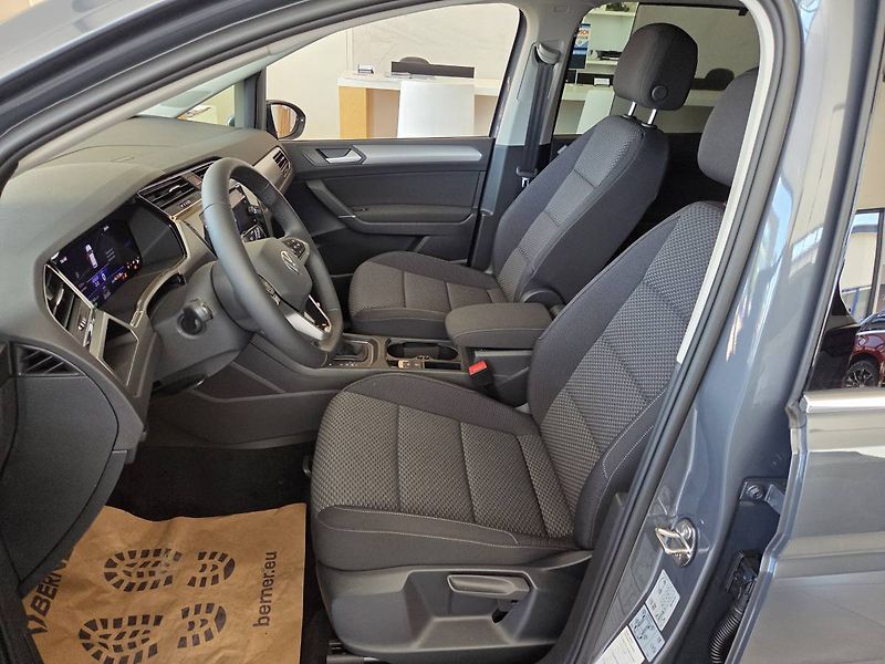 Volkswagen Touran (2026) 1.5 TSI DSG 7míst PEOPLE - fotka 8 z 34
