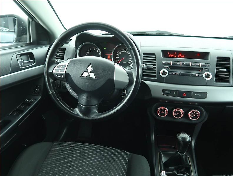 Mitsubishi Lancer (2010) 1.6 MIVEC, po STK - fotka 7 z 15