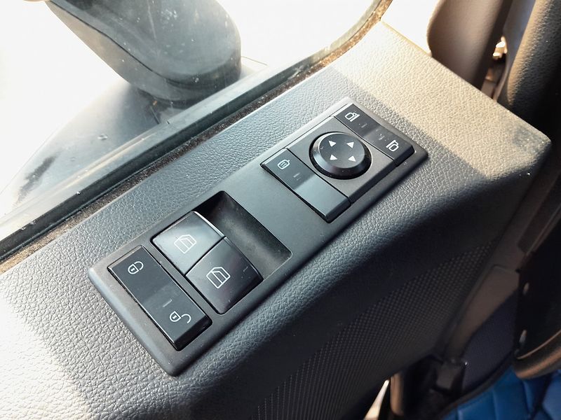 Mercedes-Benz Actros 1848 LowDeck - fotka 19 z 35
